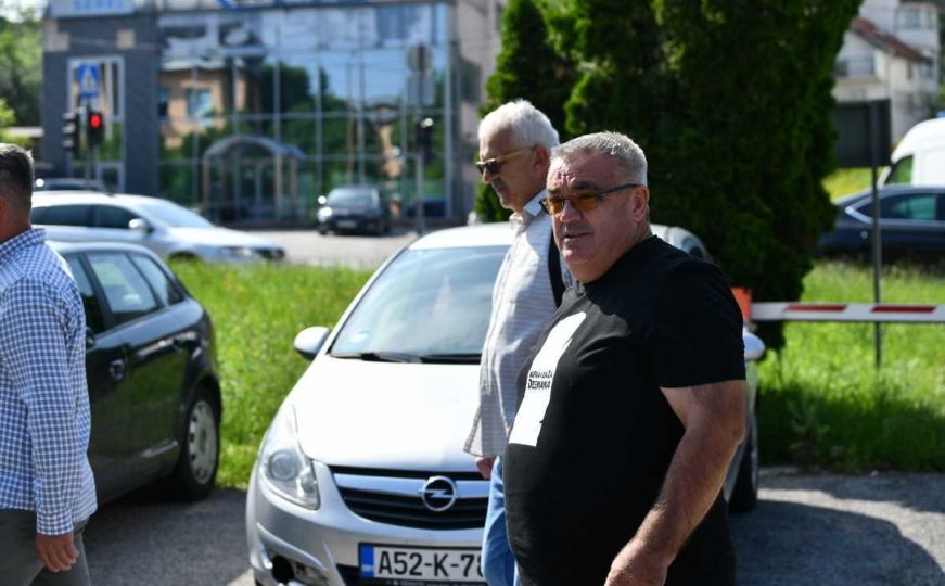 Pogledajte dolazak Muriza Memića i Alise Mutap na suđenje u slučaju 'Dženan Memić'