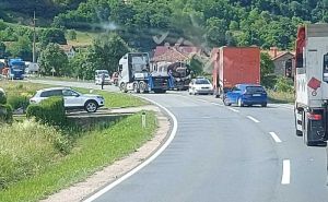 Nesreća kod Maglaja: Žestok sudar tri vozila, dvije osobe povrijeđene