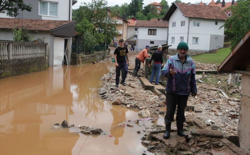 Građani nakon oluje kod Teočaka: "Ovo ni najstariji ne pamte, sreća je što nema ljudskih žrtava"