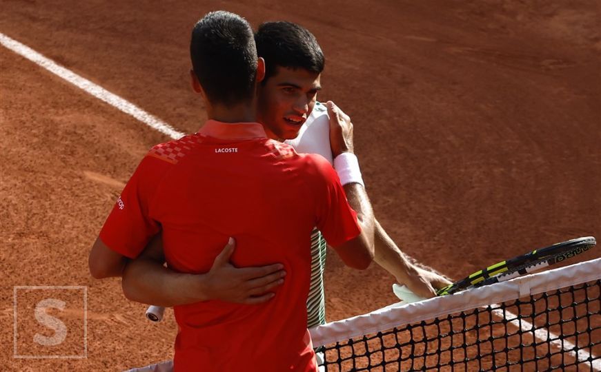 Roland Garros: Novak Đoković porazio povrijeđenog Carlosa Alcaraza