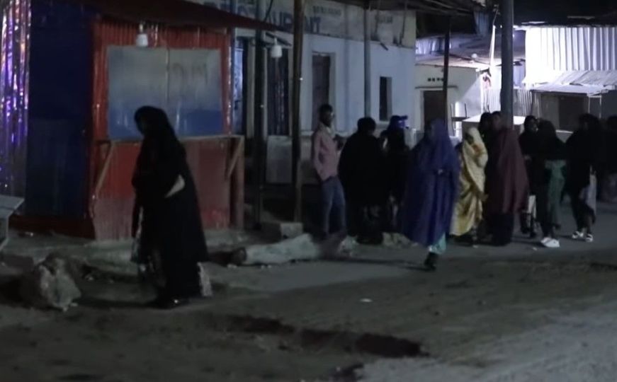 Teroristi Al-Shabaaba izveli napad na hotel u Somaliji, ubijeno devet osoba