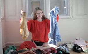 Odlični trikovi: Kako s odjeće ukloniti mrlje od soka, vina, blata, sladoleda...