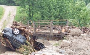 Stanje prirodne nesreće u Općini Sapna: Poplavljeni stambeni objekti, prijavljena klizišta...