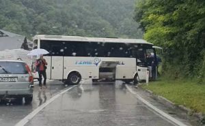 Još jedna teška nesreća jutros u Bosni: Vozač autobusa izgubio kontrolu nad vozilom