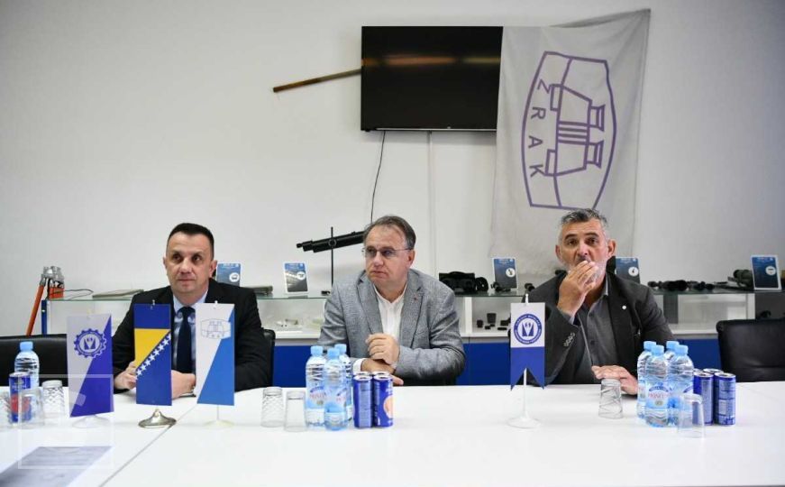 Nermin Nikšić stigao u sarajevsko preduzeće 'Zrak': U toku je sastanak