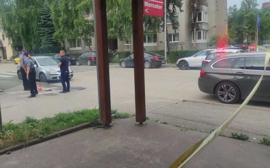 Oglasili se iz bolnice o stanju ranjenog nastavnika iz Lukavca: Učenik uhapšen!