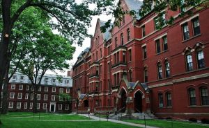 Direktor mrtvačnice na prestižnom Harvardu optužen za prodaju ljudskih ostataka