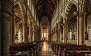 Umjetna inteligencija održala misu u crkvi: Da li je deus ex machina kao planetarni duh?