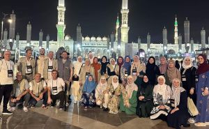 Bosanke uoči dana hadža: Pod okriljem Poslanikove džamije bez ovosvjetskih briga i želja