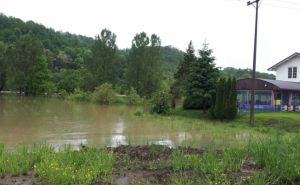 Proglašeno stanje prirodne nesreće na području Tuzlanskog kantona: Voda napravila haos