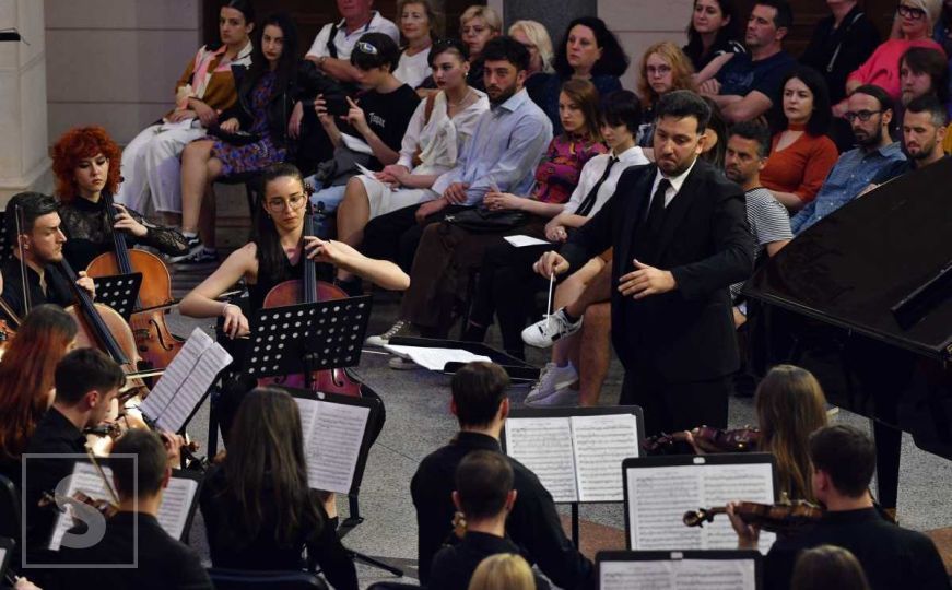 U Vijećnici održan spektakularni koncert orkestra Muzičke akademije UNSA