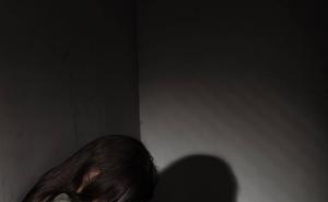 Horor na Kosovu: Djevojčica koju su 2022. silovala petorica mladića ponovo silovana u skloništu