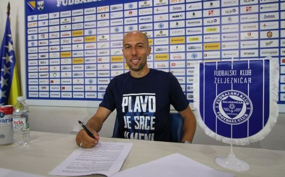 Edin Cocalić je potpisao novi ugovor sa Plavima do ljeta 2024. godine