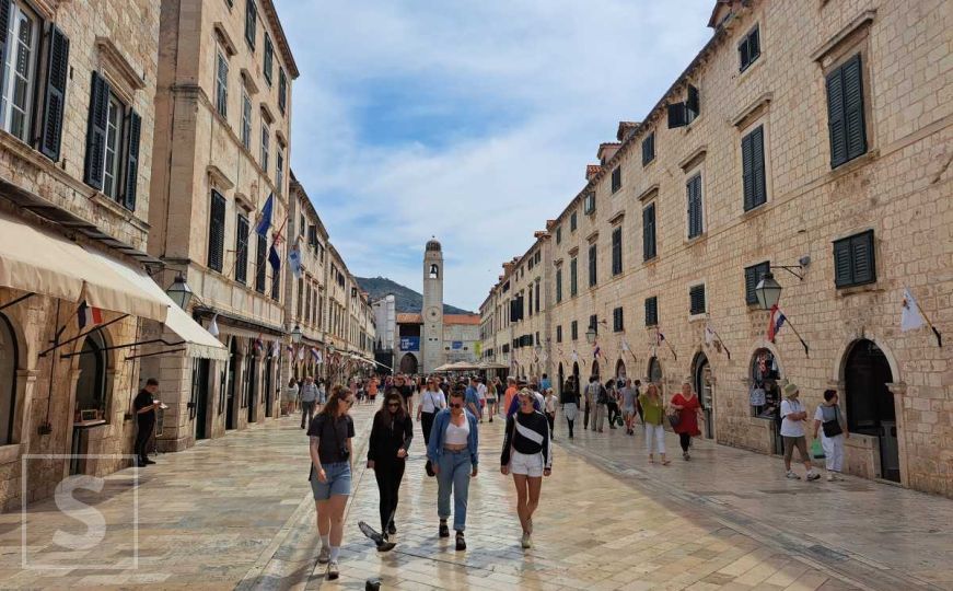 Bosancu (49) koji je u Dubrovniku silovao Amerikanku (20) određen jednomjesečni pritvor