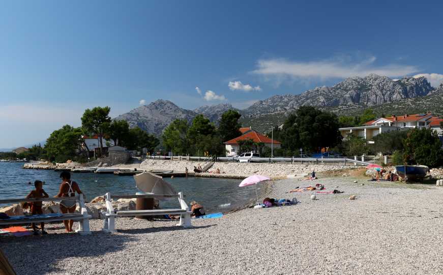 Poznato turističko mjesto u Hrvatskoj u problemu: 'Bježe i turisti i mještani, sramota'