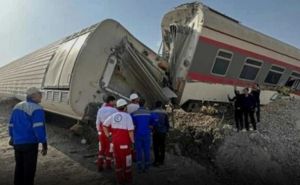 Drama u Tunisu: Voz iskočio iz šina, poginule dvije, povrijeđena 31 osoba