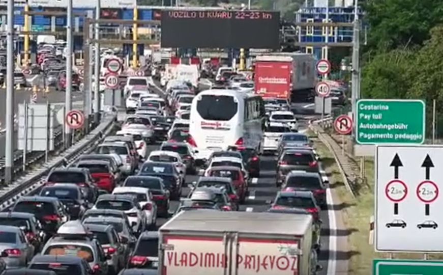 Haos na autoputu prema Jadranskom moru: U kilometarskim kolonama vozila se kreću 20 km/h