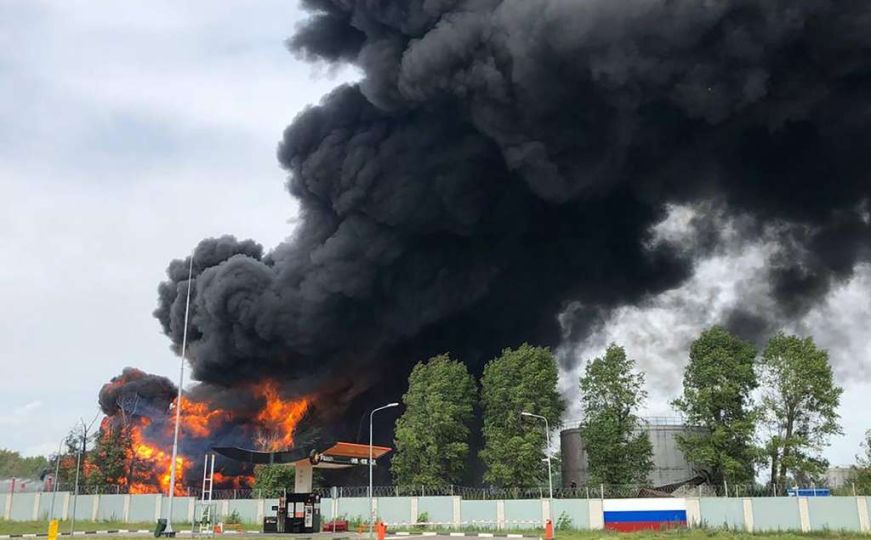 Voronezh: Gori rezervoar goriva u Rusiji, vatrogasne ekipe na terenu
