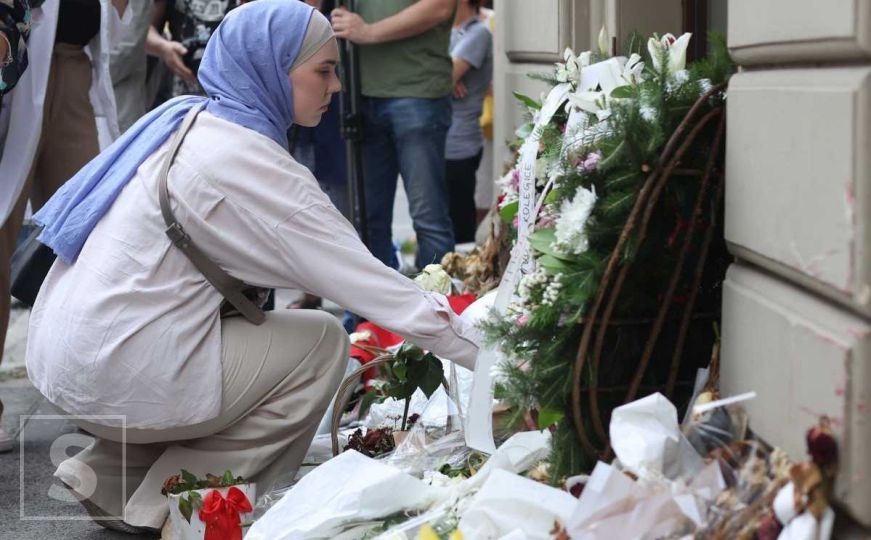Položeno cvijeće na mjestu stradanja Azre i Alme: Studenti, građani i kolege čuvaju ih od zaborava
