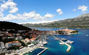 Cijene otišle u nebo: Pogledajte koliko koštaju dva kroasana i čaj na hrvatskom otoku
