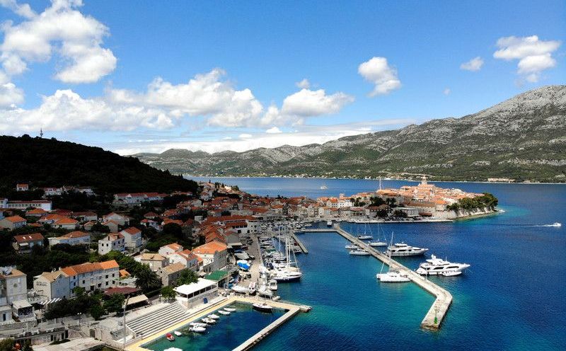 Cijene otišle u nebo: Pogledajte koliko koštaju dva kroasana i čaj na hrvatskom otoku