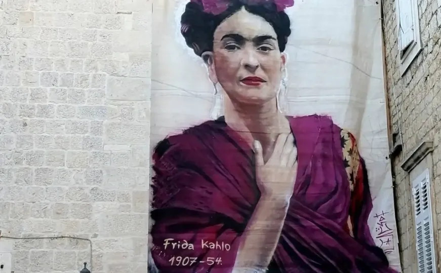 Veliki mural Fride Kahlo na najsunčanijoj lokaciji u Hrvatskoj