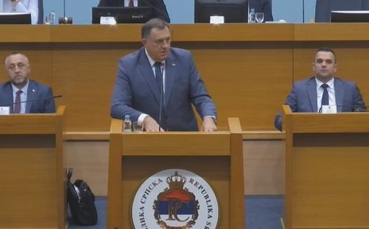 Počela sjednica Narodne skupštine RS: Milorad Dodik izašao za govornicu i odmah vrijeđao