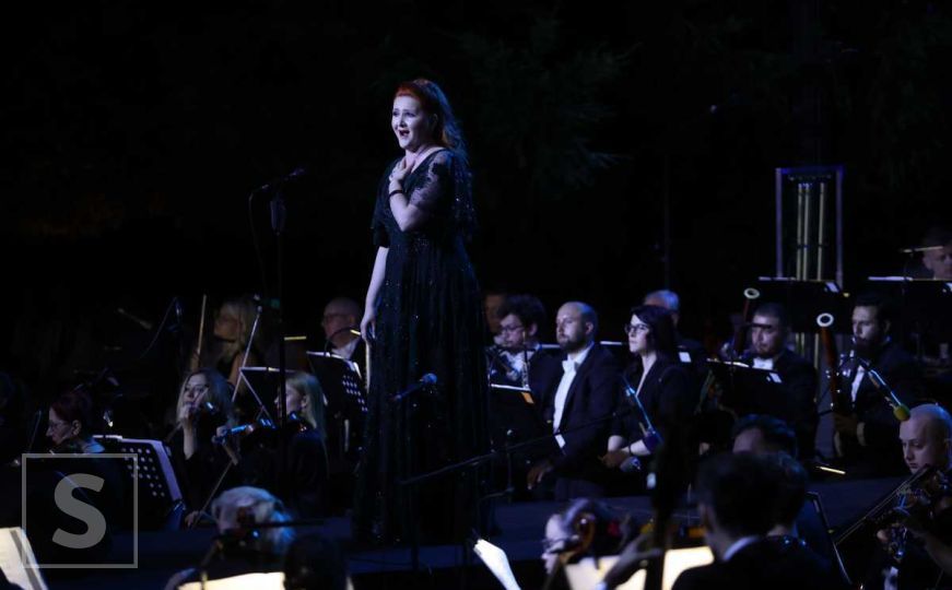 'Kultura na ulice': Gala koncert na trgu Susan Sontag oduševio Sarajlije