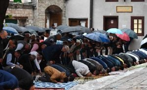 Nakon bajram namaza: U svim džamijama u BiH organizirana sergija za djecu Turske i Sirije