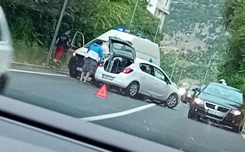 Saobraćajna nesreća na izlazu iz Mostara, automobilom udario u zid