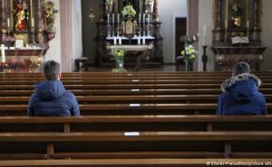 Alarmantne brojke: Katoličku crkvu u Njemačkoj prošle godine napustilo čak pola miliona članova