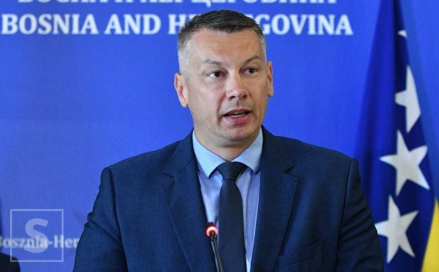 Nenad Nešić pozvao Zukana Heleza da podnese ostavku: 'Građani su uplašeni za RS'