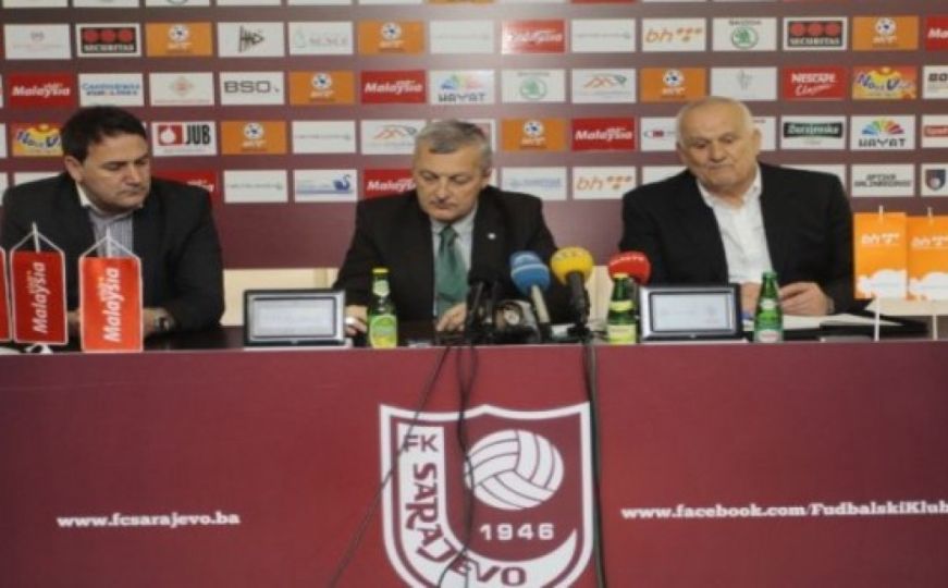 Nesuđeni trener FK Sarajevo vozio pogrešnom trakom i izazvao žestok sudar na autoputu