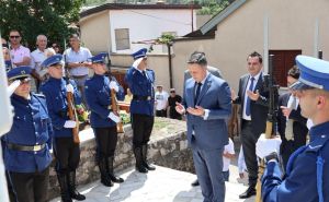 Bećirović odao počast Hujketu i vojnicima Armije: Deblokadom Mostara očuvana ideja slobodne BiH