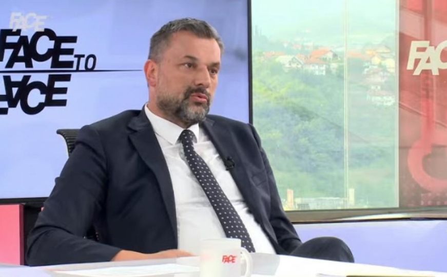 Konaković: "Išao bih sa Bakirom u odbranu BiH, šta me briga što bi on opet u trezor"