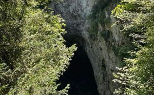 Tragedija u Češkoj: Majka s bebom i kćerkom (3) skočila u provaliju duboku skoro 140 metara