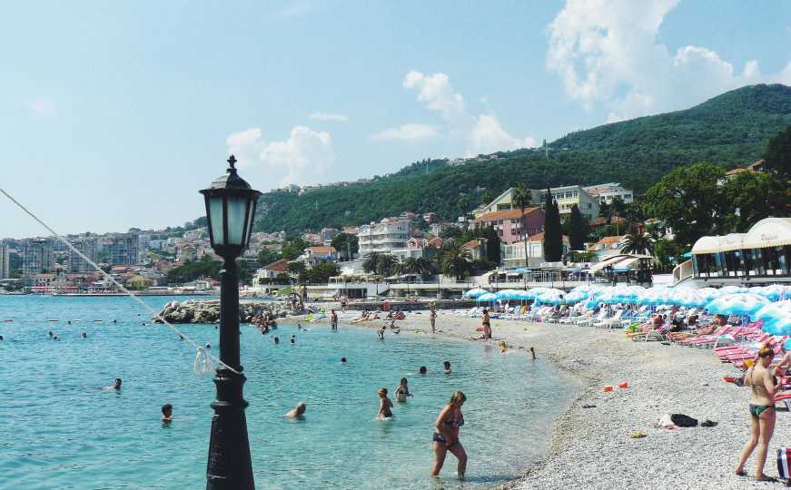 Crnogorac ironično prozvao turiste: Objavio pravila ponašanja na primorju