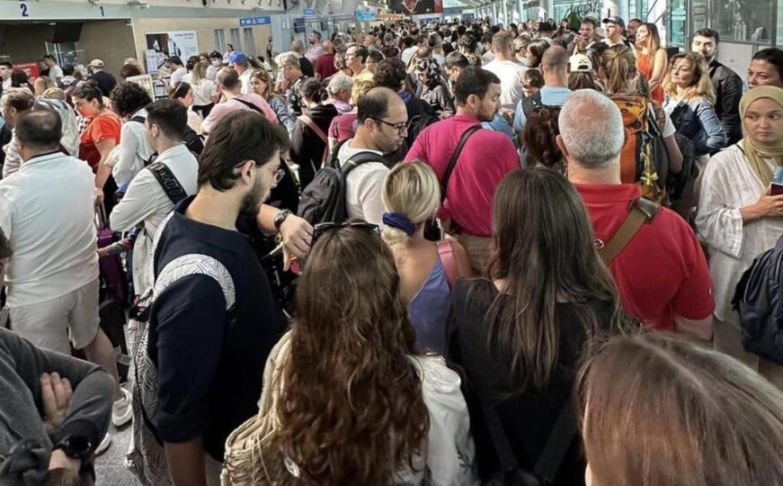 Haos na aerodromu u Crnoj Gori: 'Zaposleni sa pasoške kontrole napustili radno mjesto'