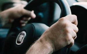 Vožnja automobilom: Način na koji držite volan puno otkriva o vašim sposobnostima