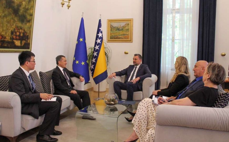 Elmedin Konaković susreo se sa ambasadorom Kine u BiH Ji Pingom