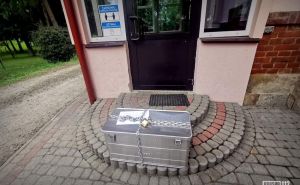 Misteriozni kovčeg ostavljen ispred dječijeg doma: Sadržaj kutije je oduševio sve
