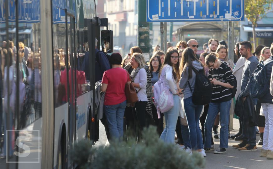 Pitali smo građane Sarajeva o novim cijenama prijevoza: 'Gorivo pojeftinilo, a karte... Apsurdistan'
