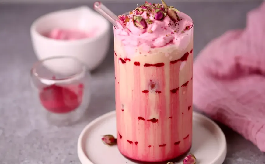 Osvježavajući ljetni napitak: Da li ste probali pink latte?