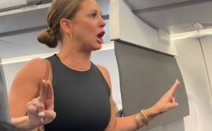Viralni snimak nervnog sloma u avionu: 'Vi svi možete poginuti, ja neću'