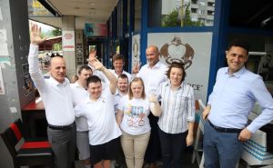 Čin za pohvalu: Ambasadori europskih zemalja posjetili kafić u kojem rade osobe s Down sindromom