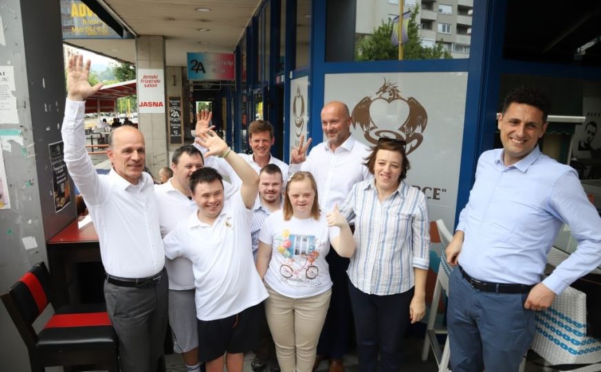 Čin za pohvalu: Ambasadori europskih zemalja posjetili kafić u kojem rade osobe s Down sindromom
