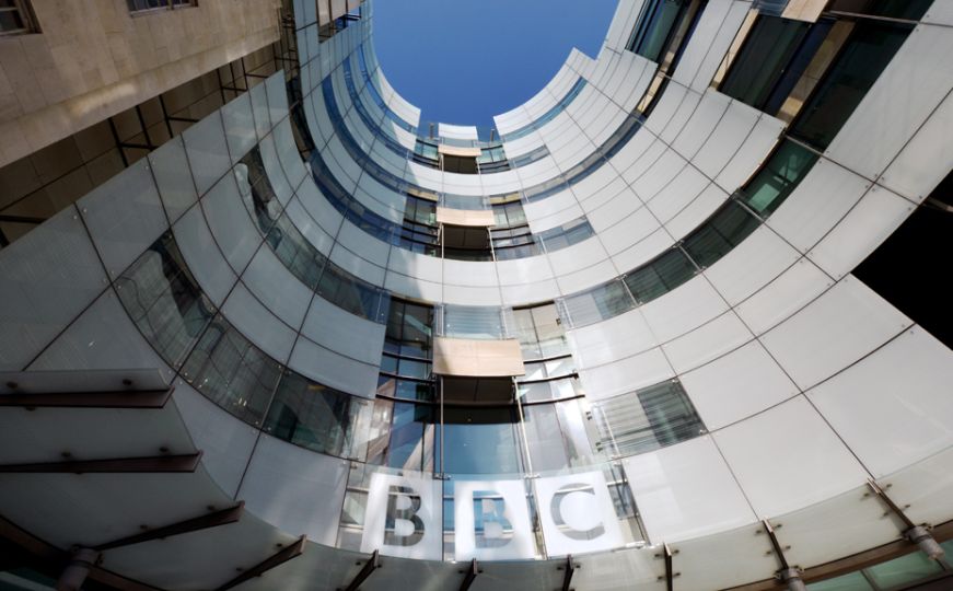 Šokantno: Voditelj BBC-a optužen da je maloljetnoj osobi plaćao za eksplicitne fotografije