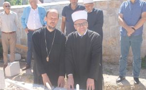 Mostarski muftija i vladika Dimitrije zajedno ugradili kamen u zid započete obnove Dugalića džamije