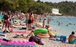 Tiktoker objavio snimak koji je brzo postao viralan: 'Ako zaspiš na plaži, uštediš 50 eura'