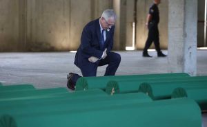 Ambasador Michael Murphy se poklonio žrtvama Srebrenice